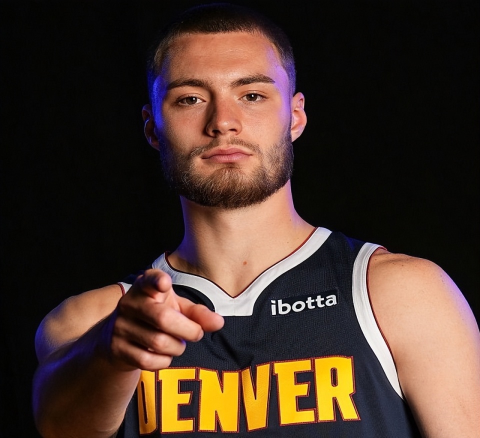 mkLRa, 冠军功勋纷, 布斯和抠抠 mkLRa, 冠军功勋纷, 布斯和抠抠